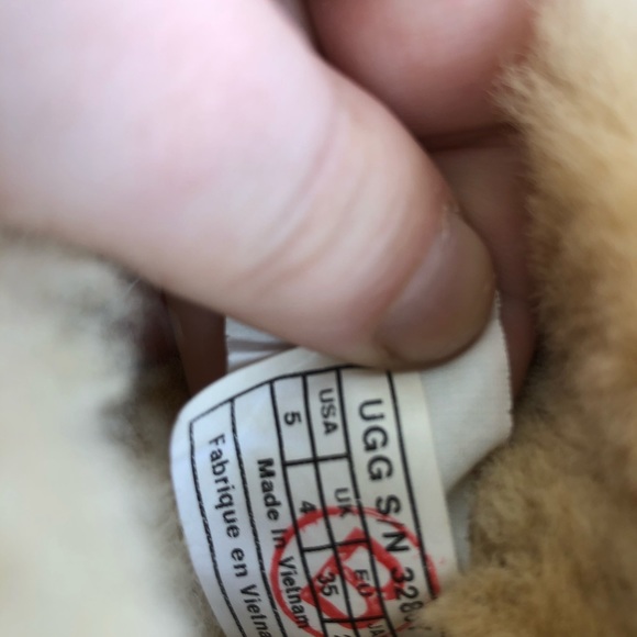 Perfect Condition Bailey Bow UGG Boots - Picture 7 of 8